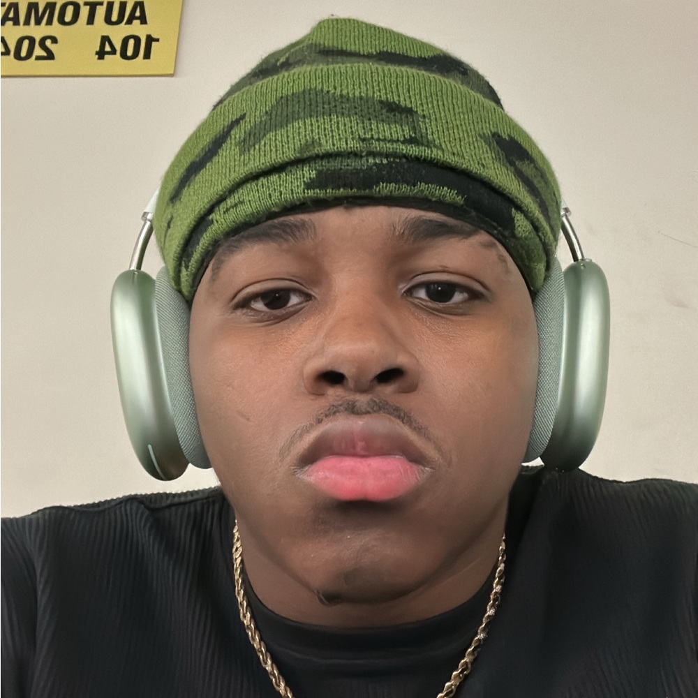 Meet your Posher, Ajayi